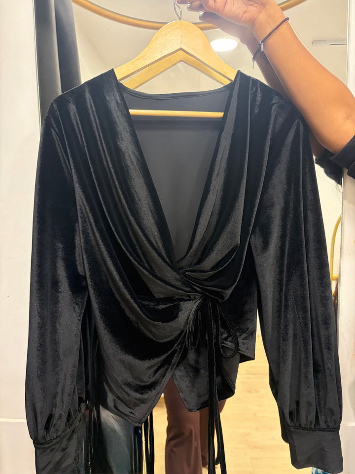 Full sleeves velvet top- black