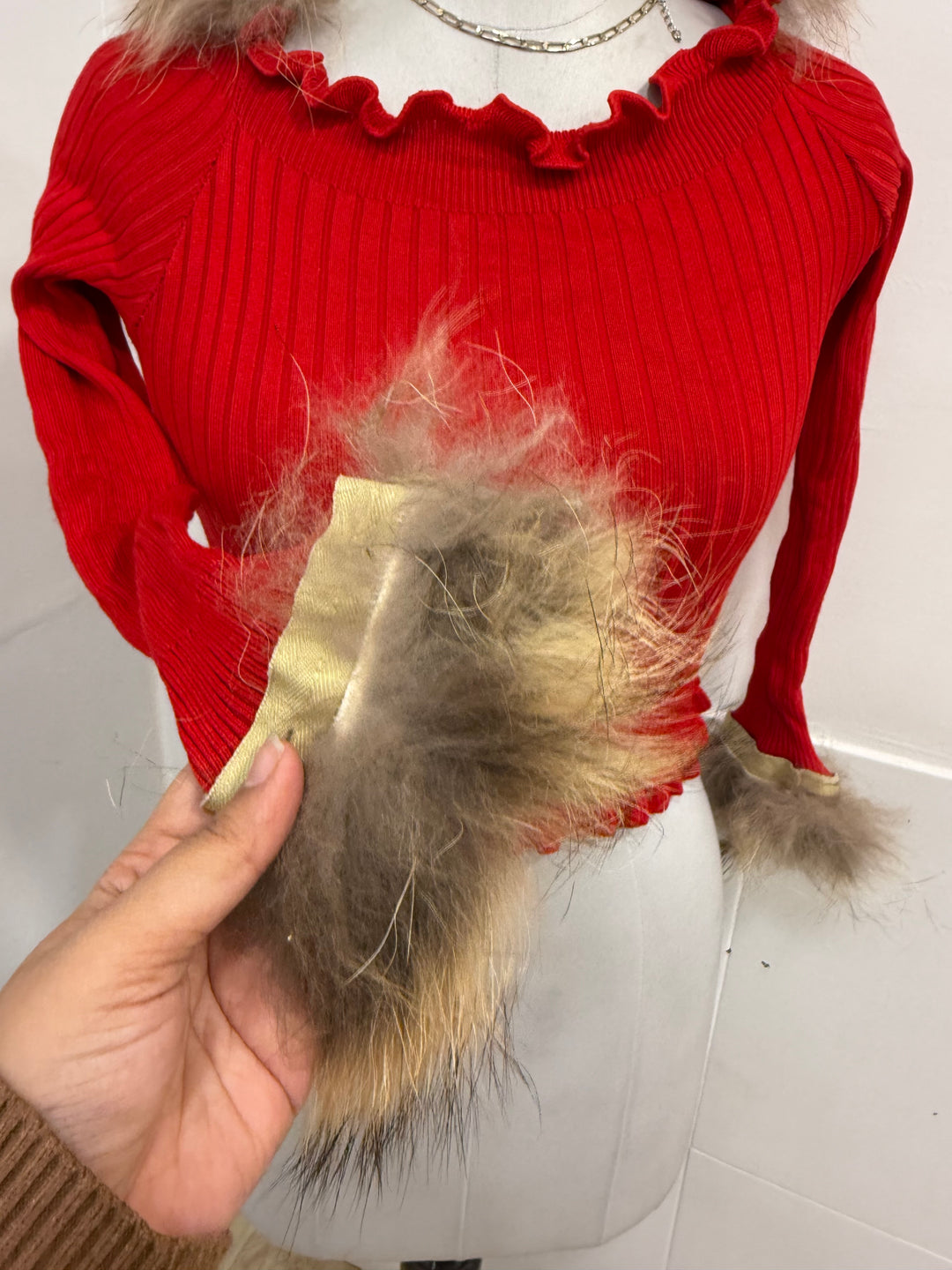 Fur sleeves top- red