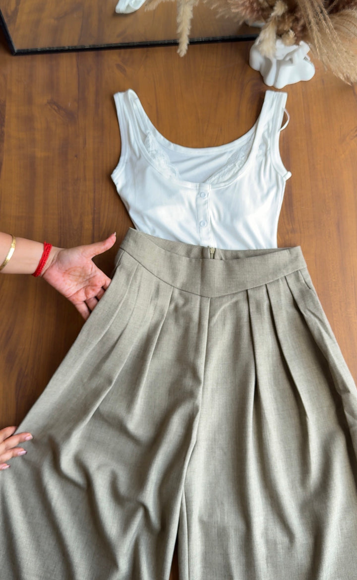 Archie pleated pants