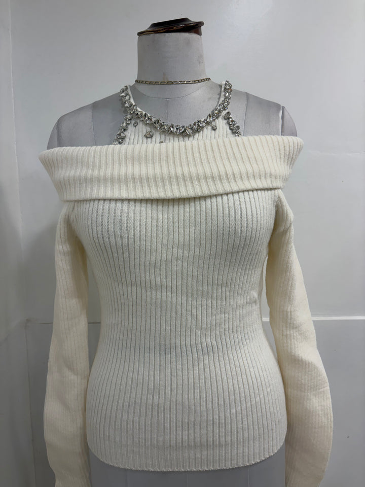 Anna cold shoulder knitted top