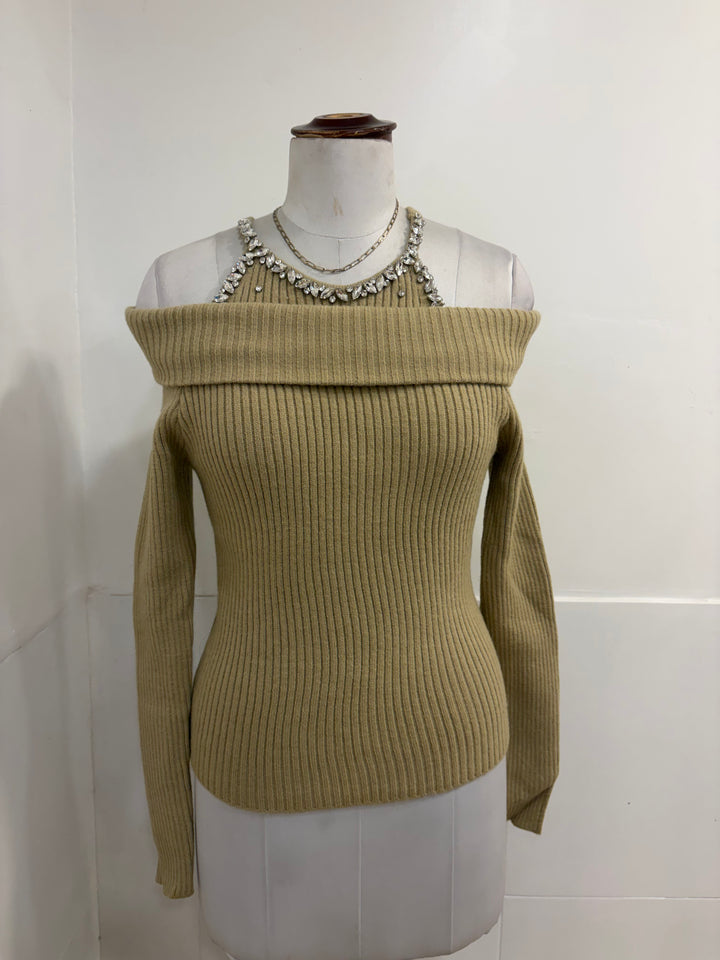 Anna cold shoulder knitted top