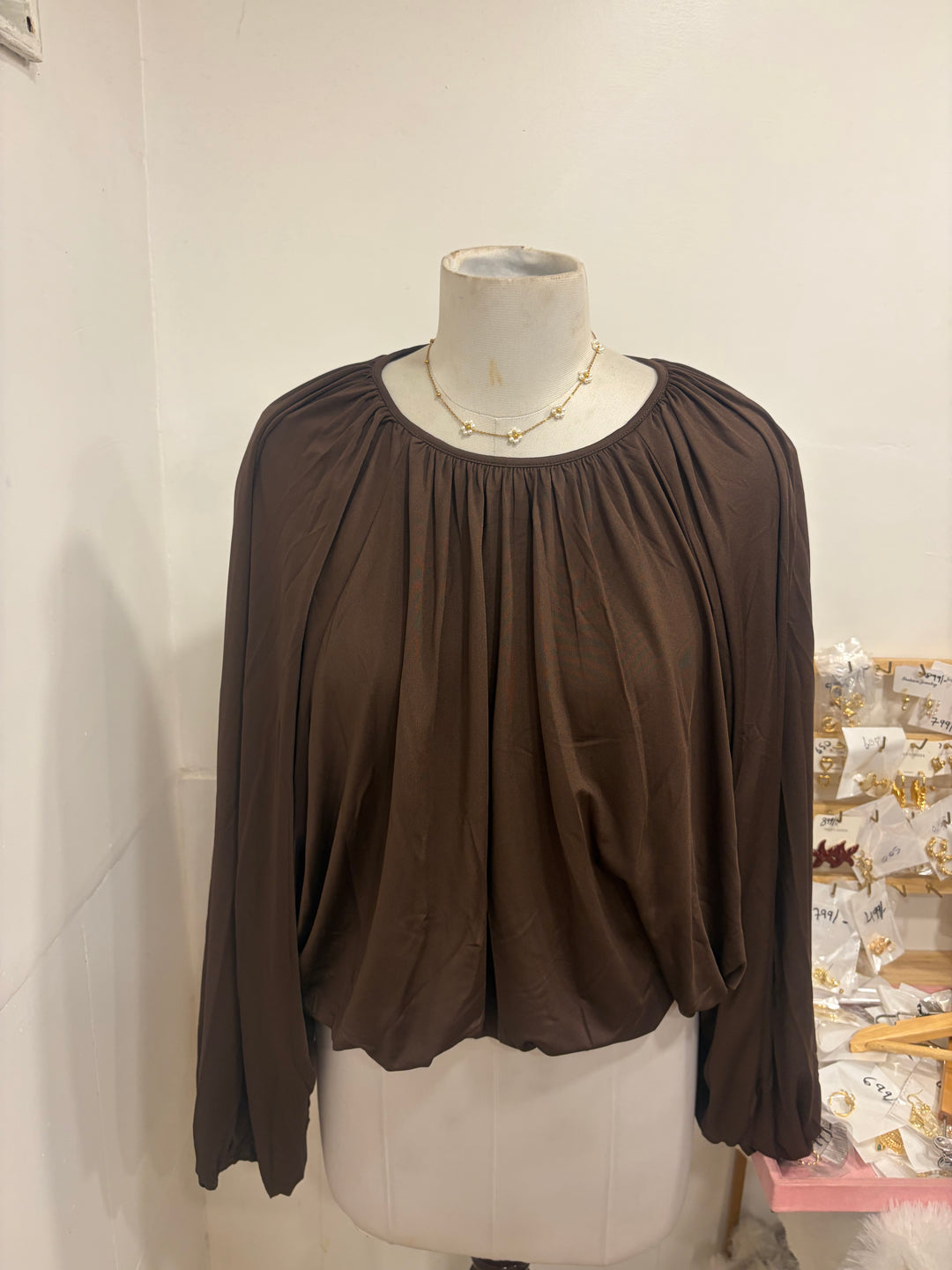 Gathered ballon top