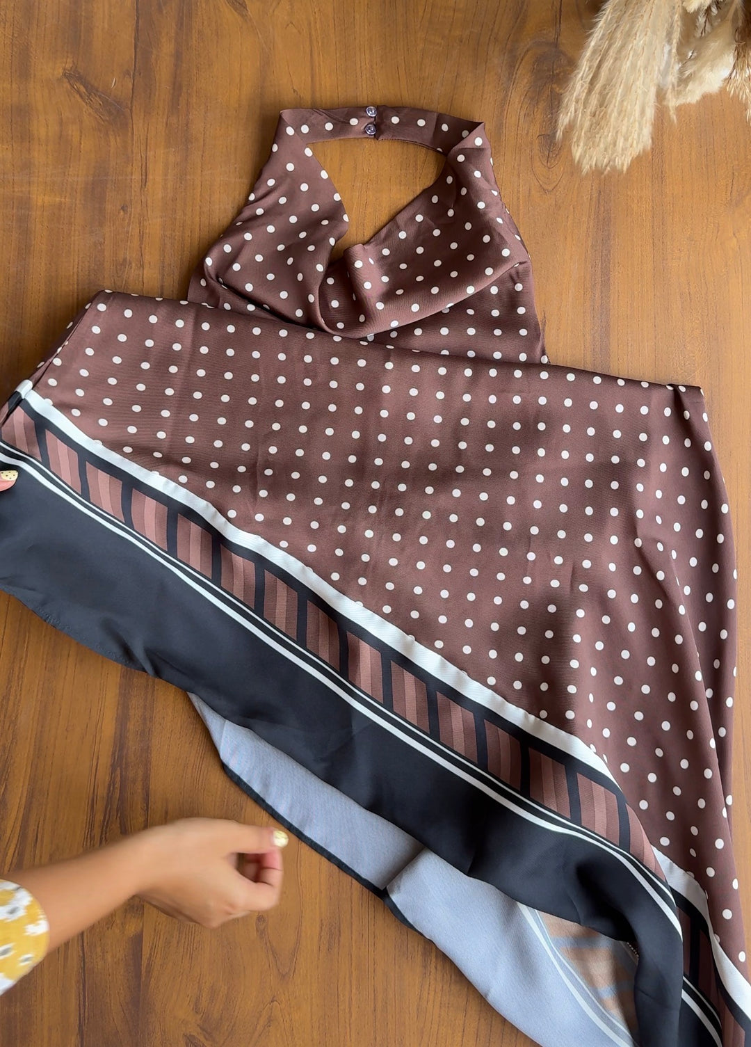 Caddie polka dot top
