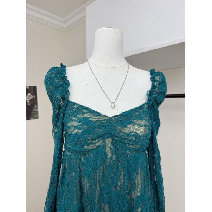 Sophie lace full sleeves top