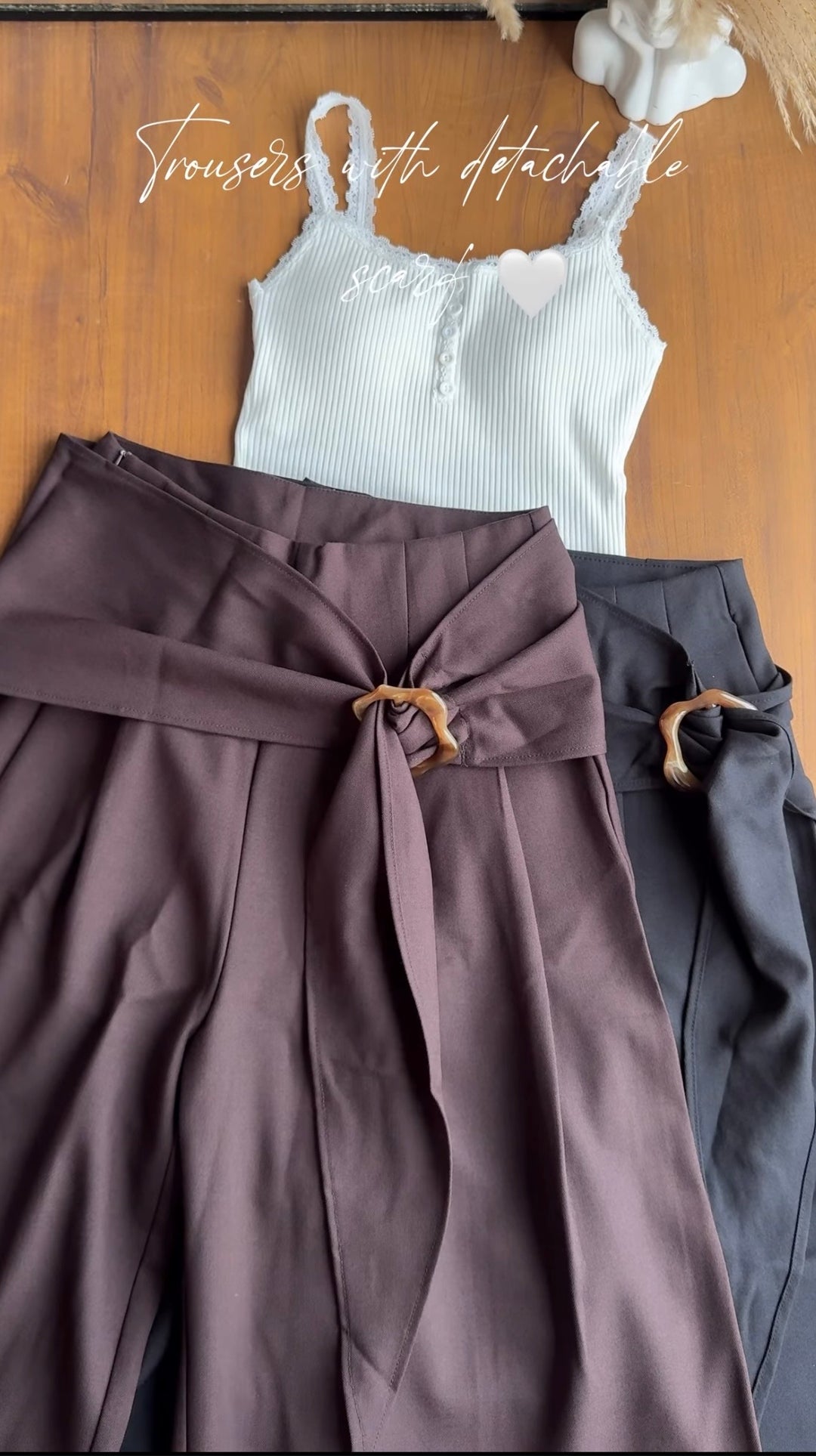 Onna high waist trousers with detachable scarf