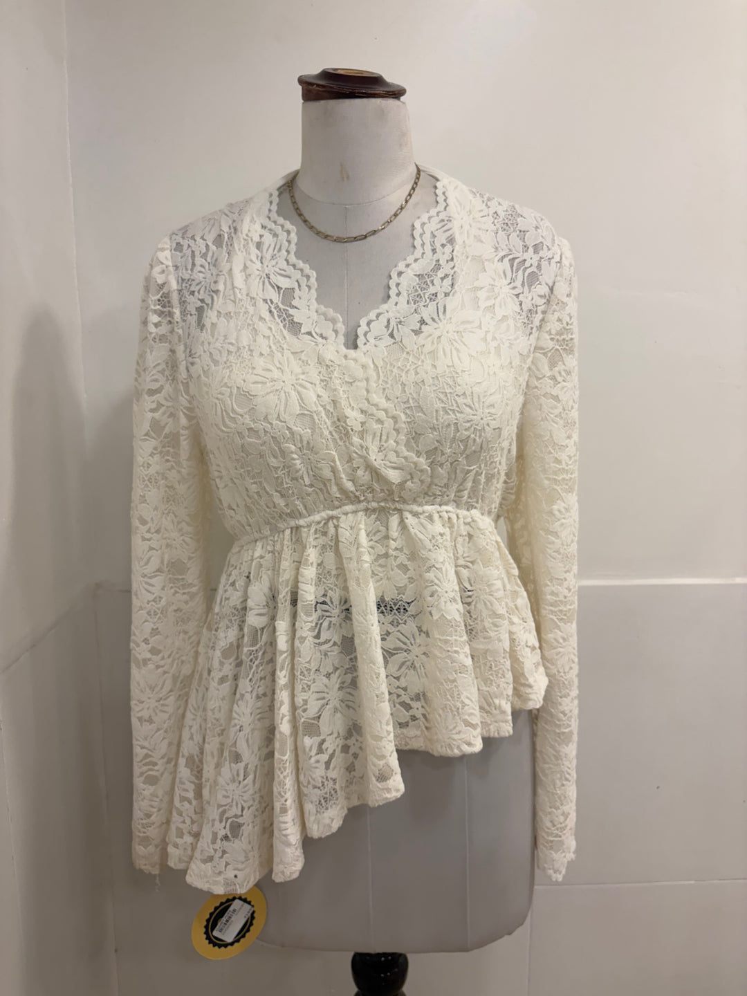 Carrie v neck top