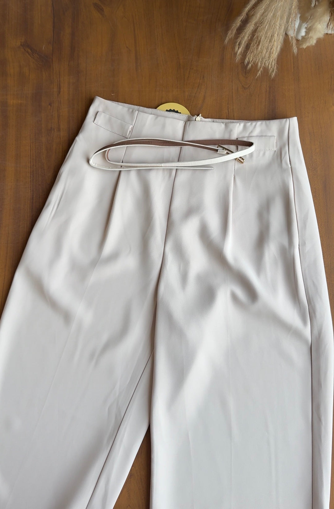 Tortellini high waist trousers with belt- white pre order