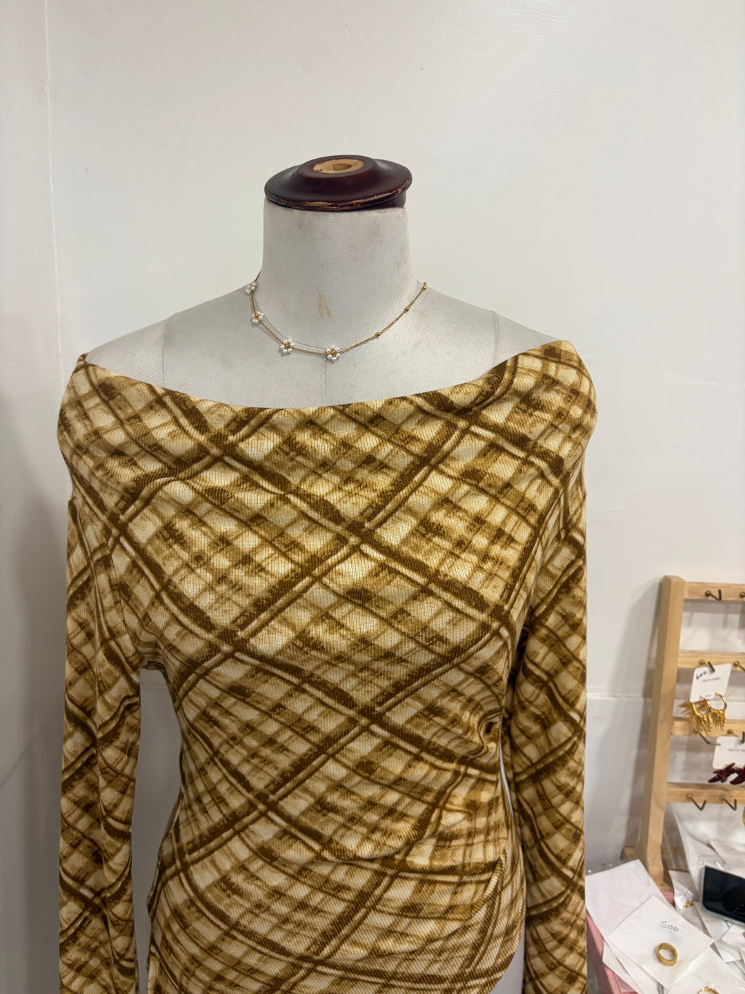 Full sleeves yellow top
