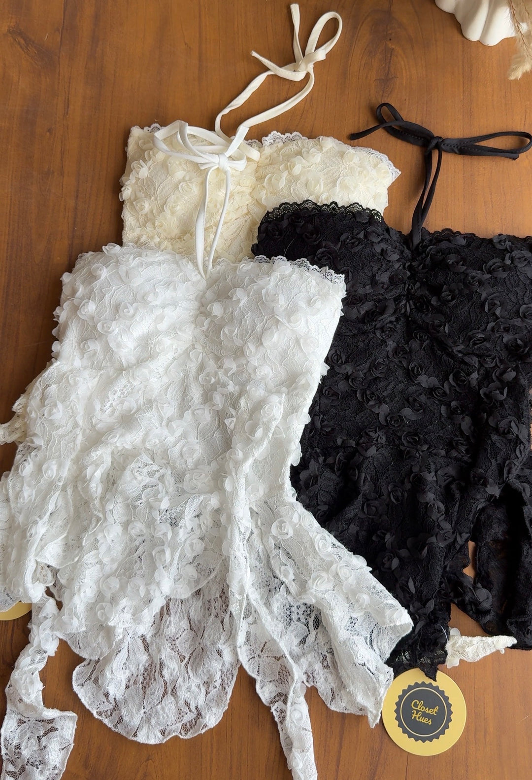 Dua lace padded top