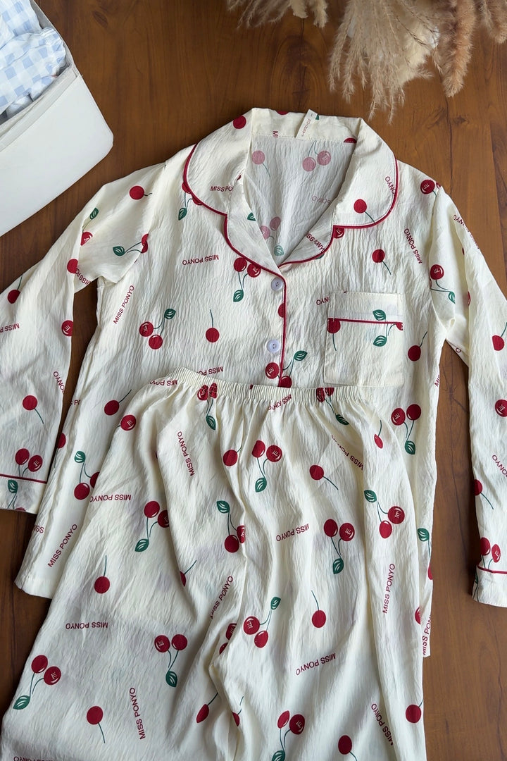 Cherry built in night suit