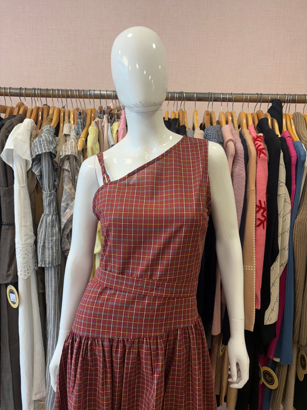 One shoulder red dress