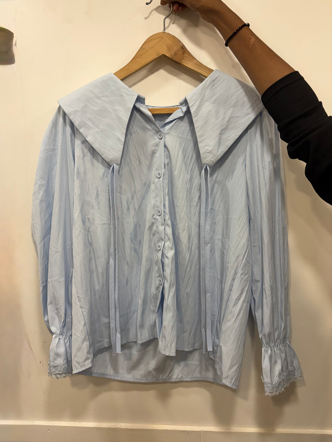 Ursulla collar top