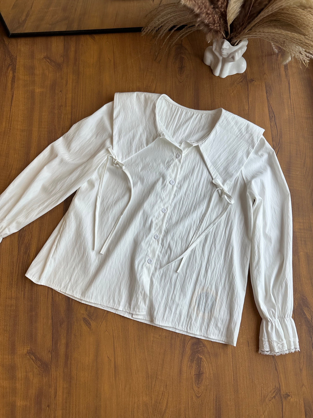 Ursulla collar top