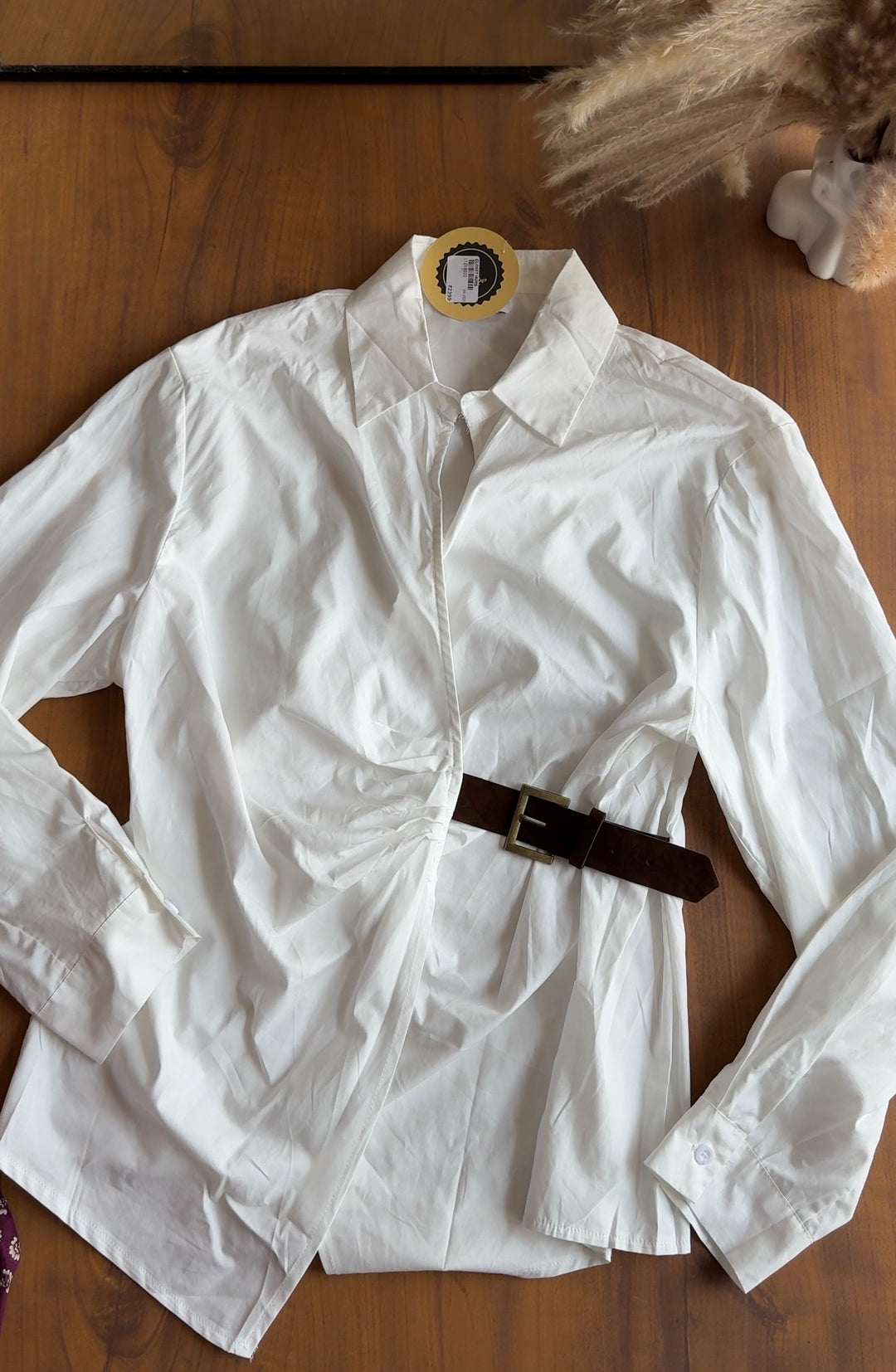 Bare belted shirt