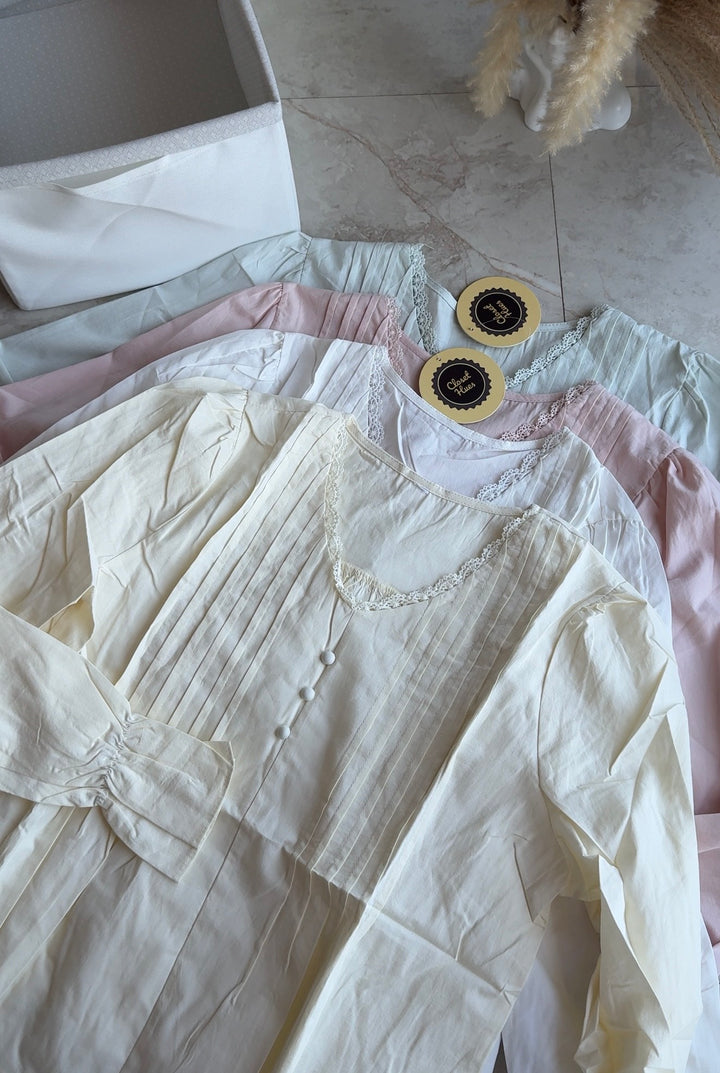 Momo v neck lace top