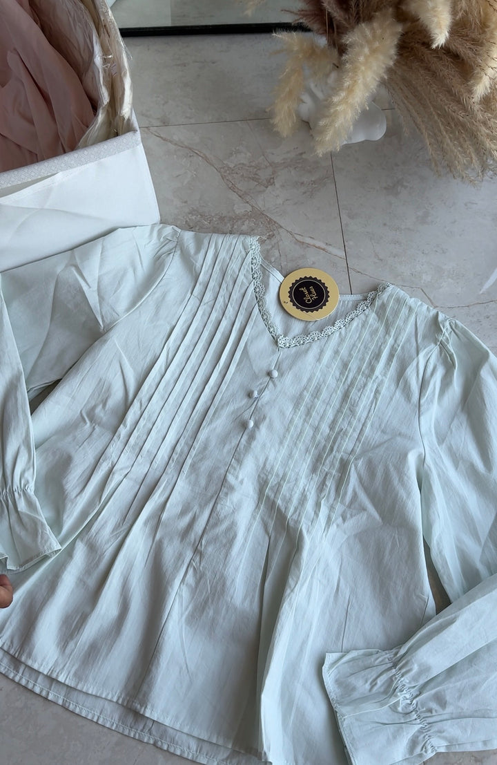 Momo v neck lace top