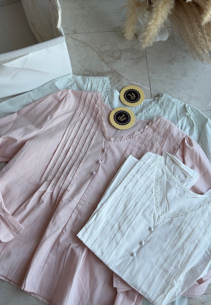 Momo v neck lace top
