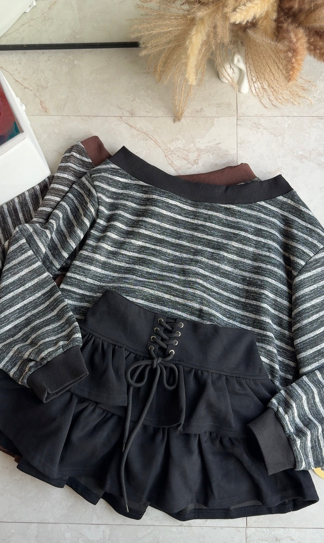 Rory boat neck sweatshirt with skirt