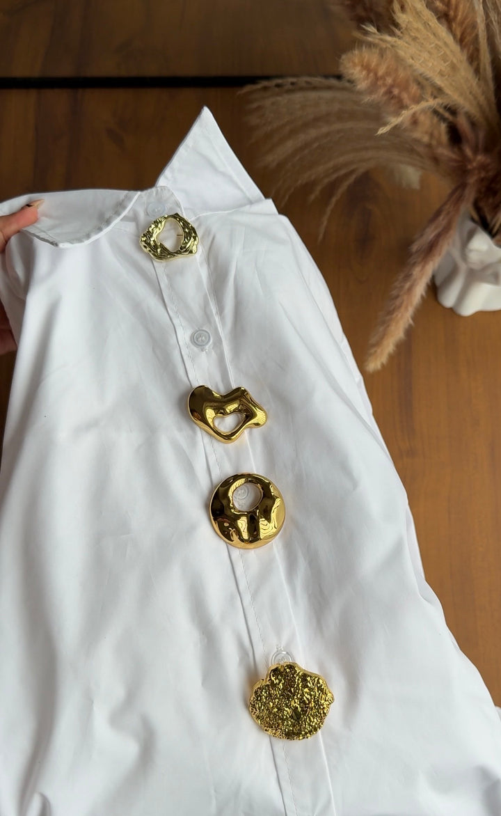 Kangaroo chunky studded shirt