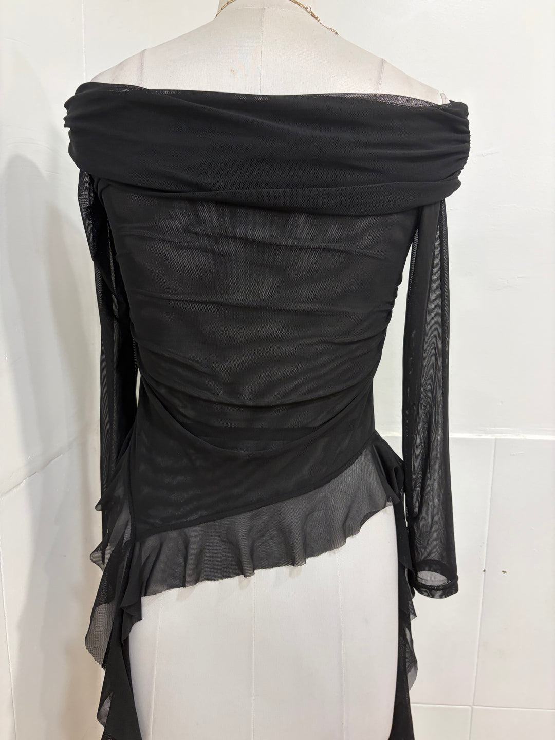 Full sleeves frill top- black