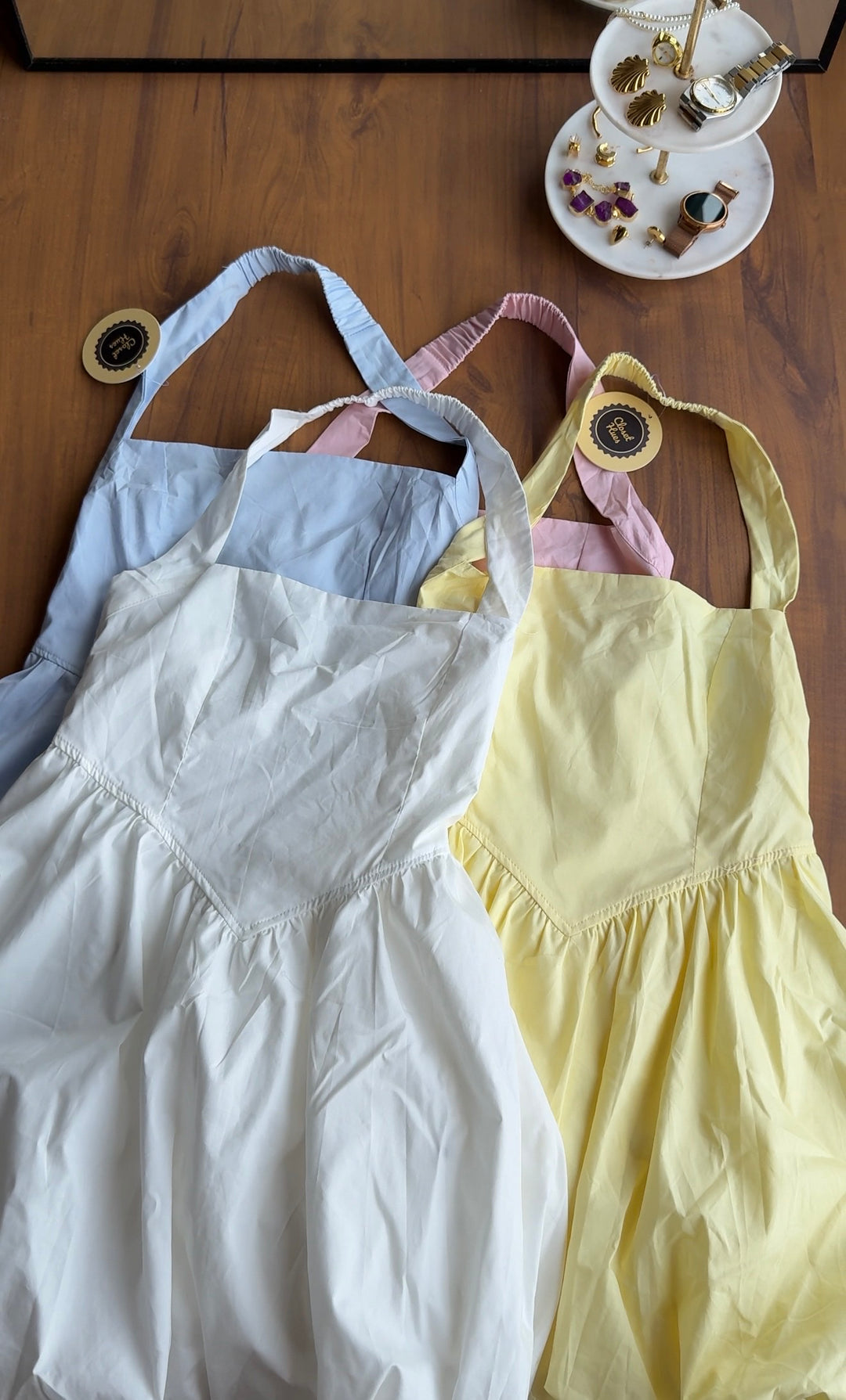 Almond ballon dress