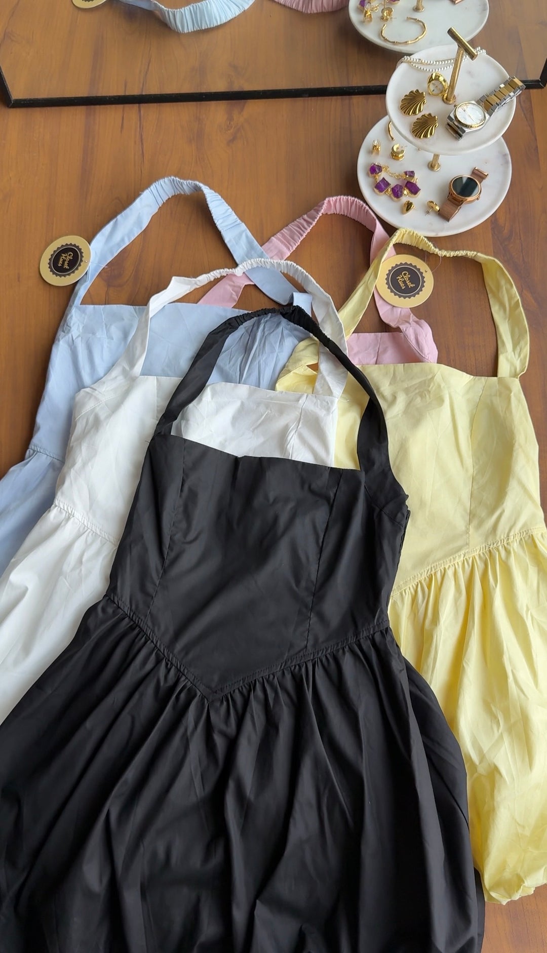 Almond ballon dress