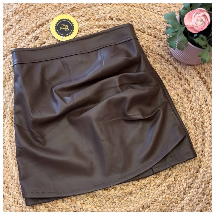 Tulip faux leather skirt