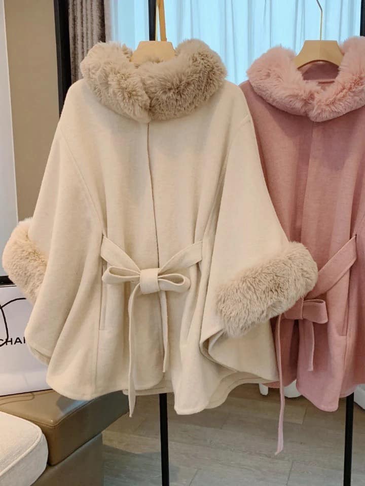Maurice woollen cape